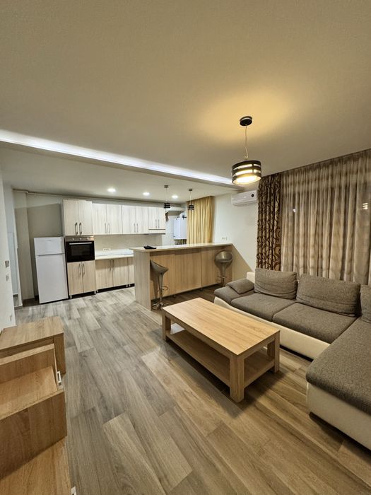 Proprietar vand apartament 2 camere + un loc de parcare