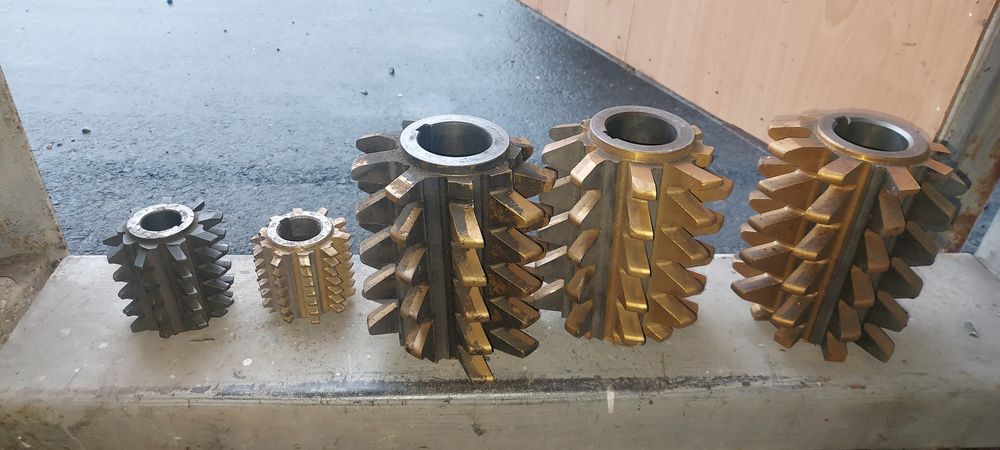 Продам фрезы м10