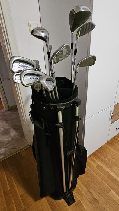 Комплект стикове за голф с чанта