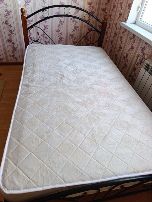 Кровать спальная . 120*200см