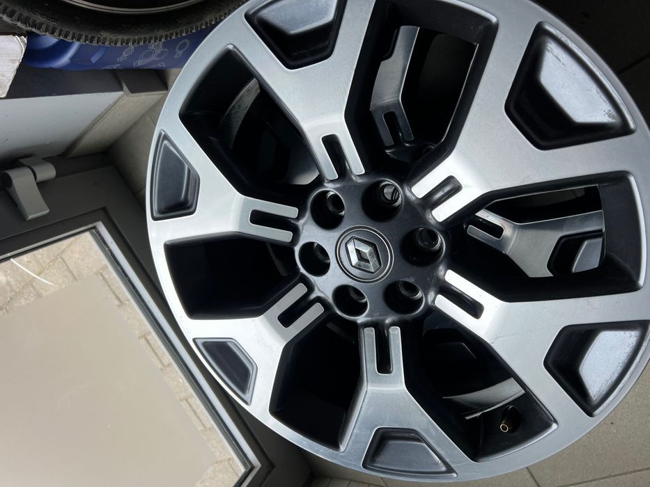 Лети джанти 18”5x114,3 от Renault Alaska и Nissan Navara