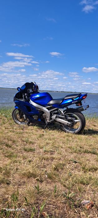 Запчасти для Kawasaki zx600J 2002г