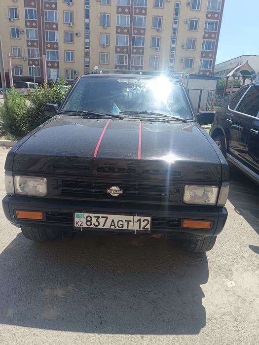 Машина Нисан террано