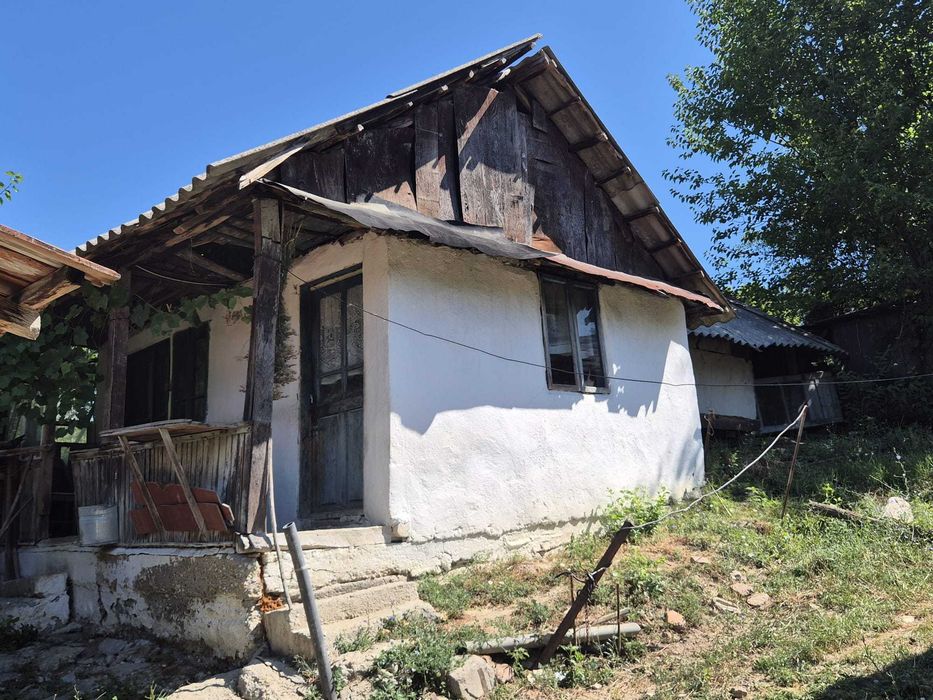 Vând casă la țară / Gorj