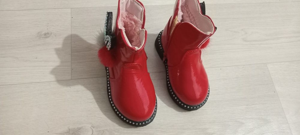 Отдам  детскую обувь