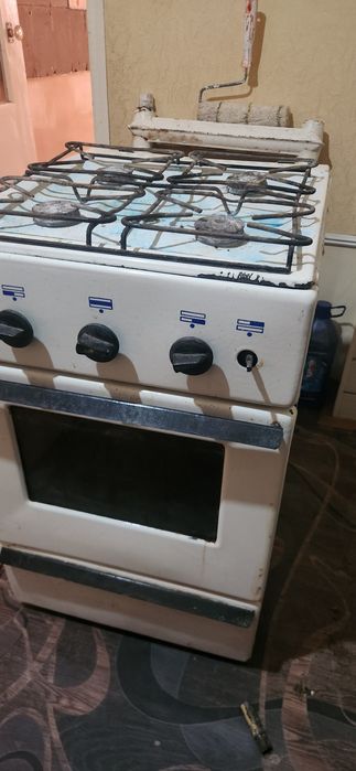 Gaz plita v rabo4em sostoyanii