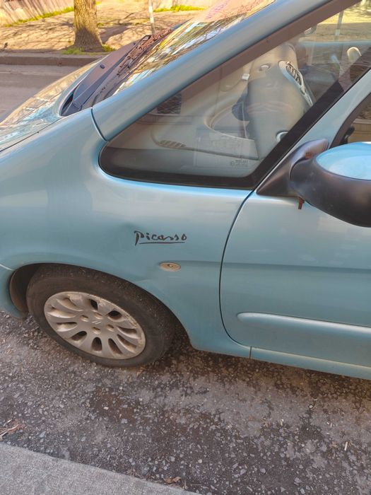 Автомобил Ситроен Ксара Пикасо