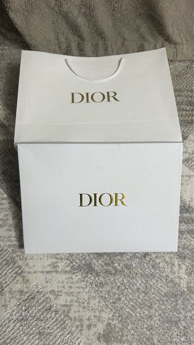 Брендовые коробки и пакеты