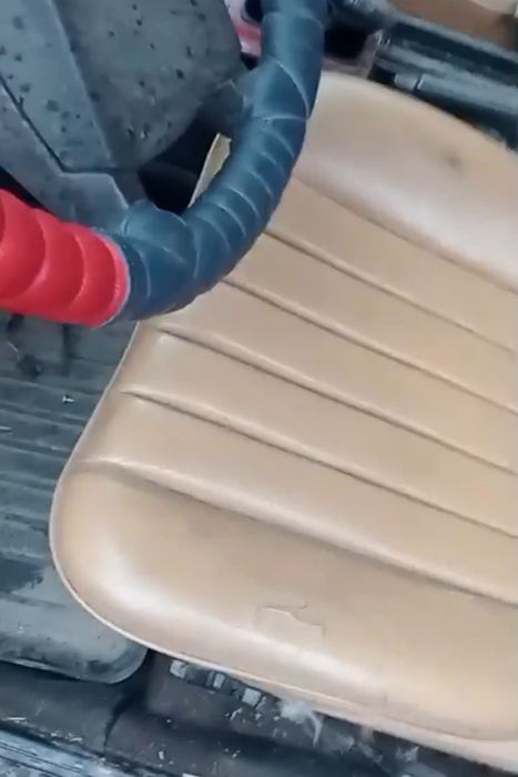 Продам мерс сиденье кожа  мерс 190