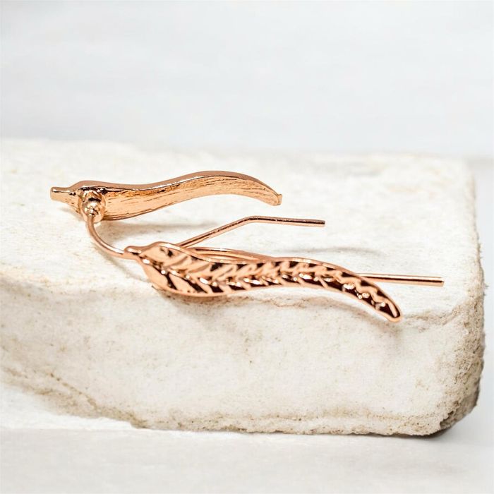 Дамски обеци – листо, златен цвят, подаръчна дървена кутия