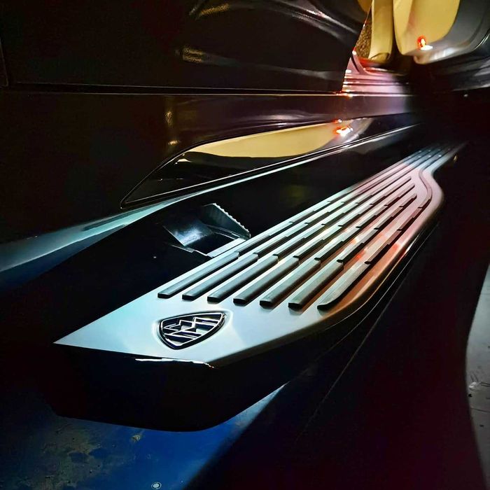 Електрически степенки Maybach GLS X167