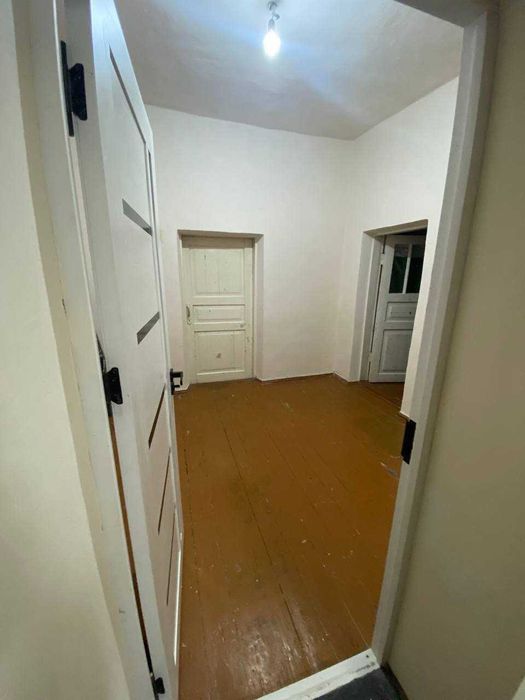 Продается дом в городе Нуравшон бывшая Той Тема 4 сотки 4 комнаты.