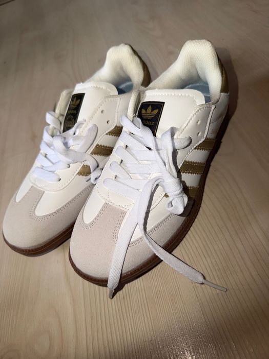 обувки на Adidas