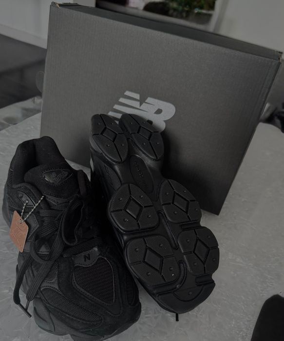 Adidași premium NB 9060