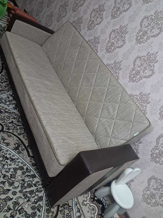 Продаю диван и два кресла