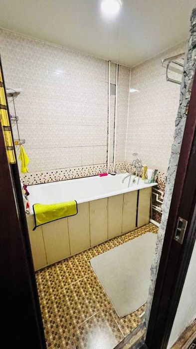 Чилонзор-1 Кирпич 3/2/5 балкон 2/6 меб+тех Ориентир Эмир Ресторан