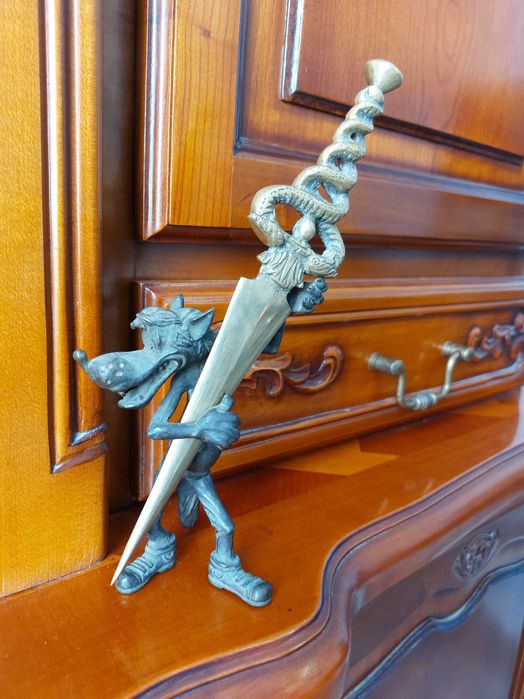 Satatueta din bronz suport bijuteri! Well, Just You Wait The Wolf