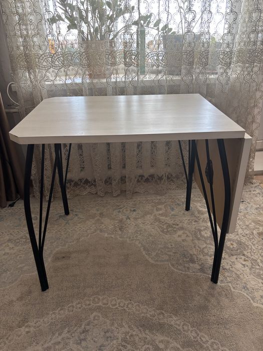 Продам кухонный стол