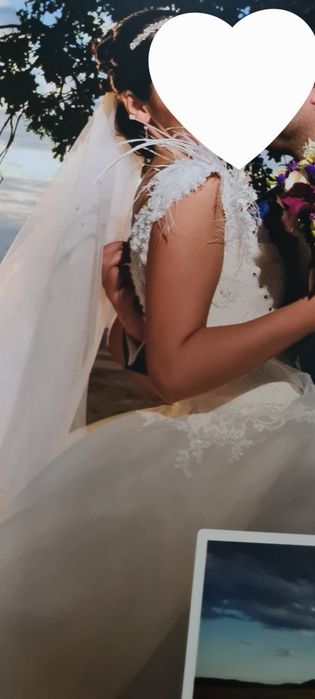 Rochie mireasa tip printesa de la Nanette