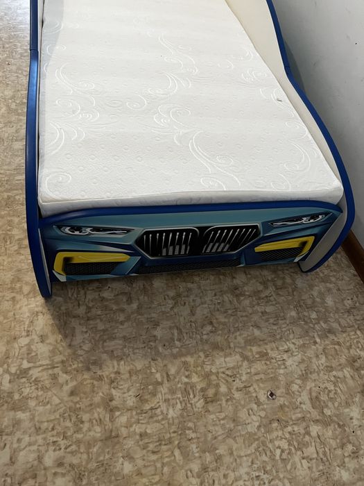 Продам кровать машину