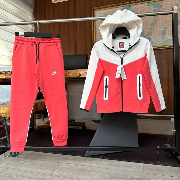 Нови модели детски екипи Nike Tech сезон 2026