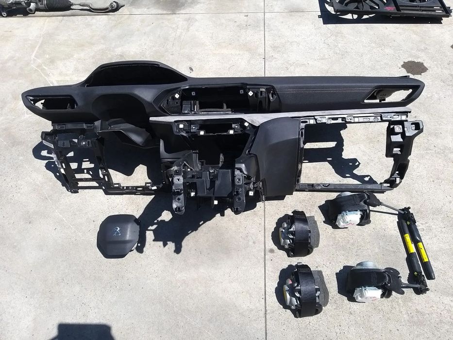 Kit plansa bord peugeot 5008 2 98098328zd 98230181zd