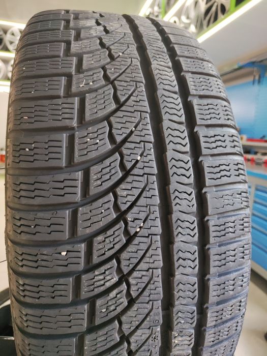 4 бр зимни 235/40/19 Hankook Дот 2020г