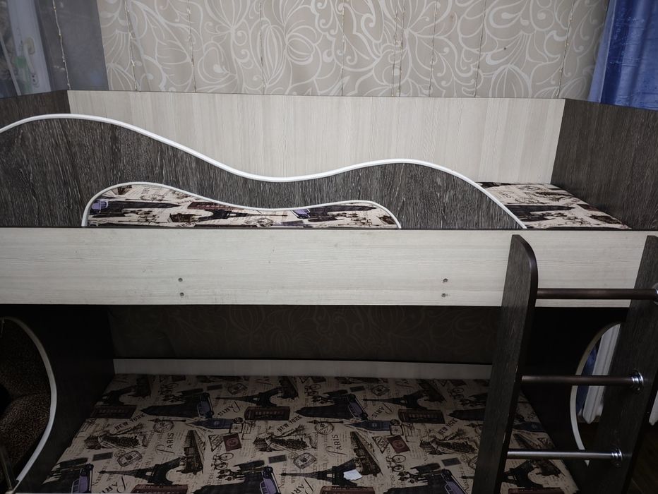 Кровать двухъярусная