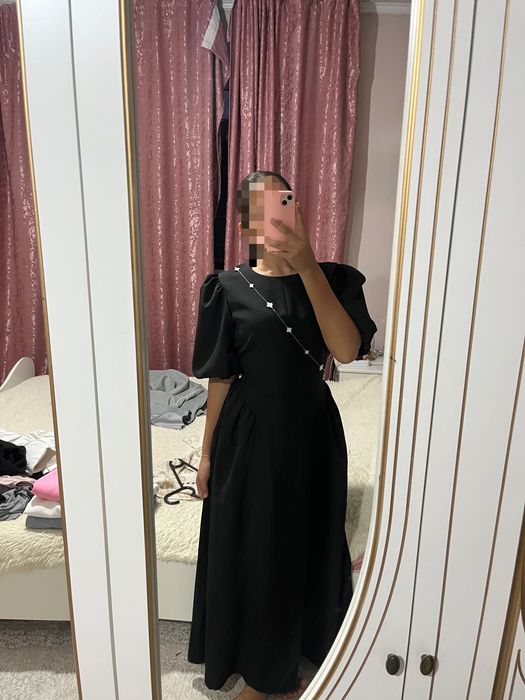 Подседноевное черное платье