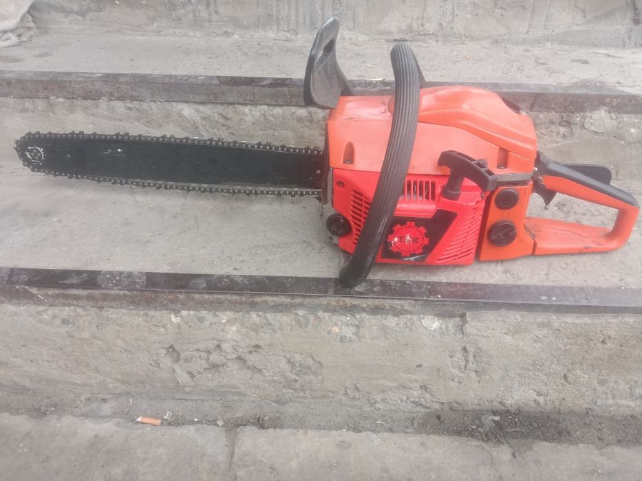 Продам Бензапилу