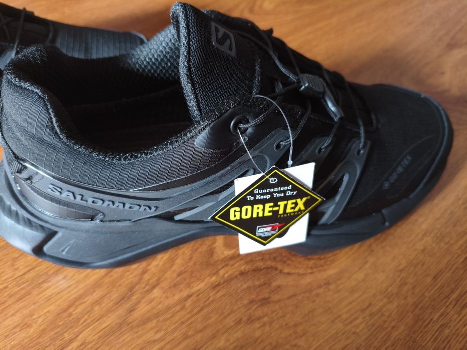 Продам кроссовки Salmon 45 р-р