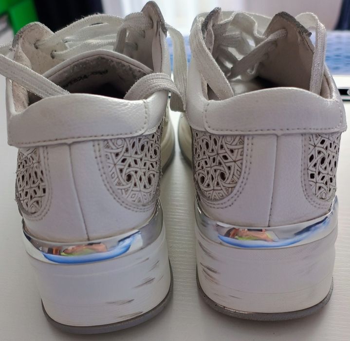 Маратонки 38 номер TENDENZ