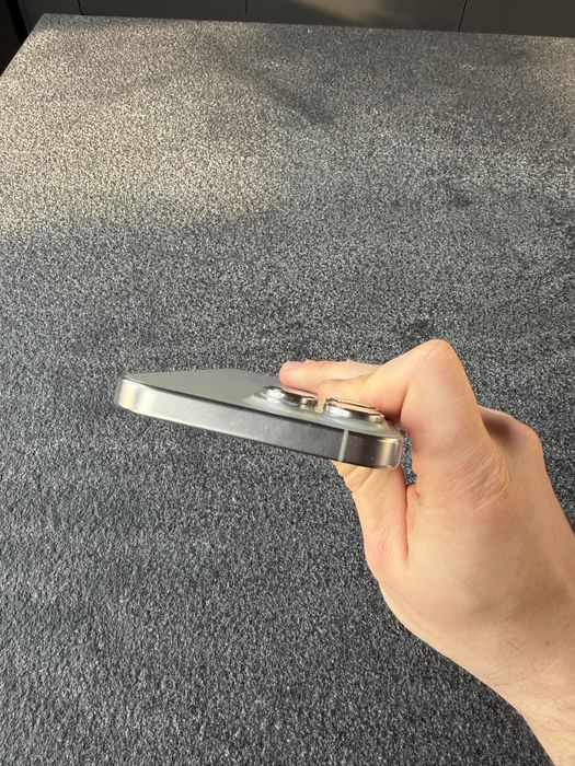 Iphone 16 pro max Titanium gri