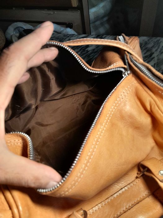 Продавам дамски кожен сак