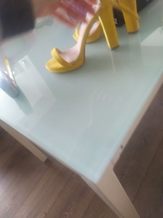 Продавам летни сандали на ток