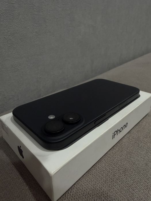 Продам айфон 16 128гб