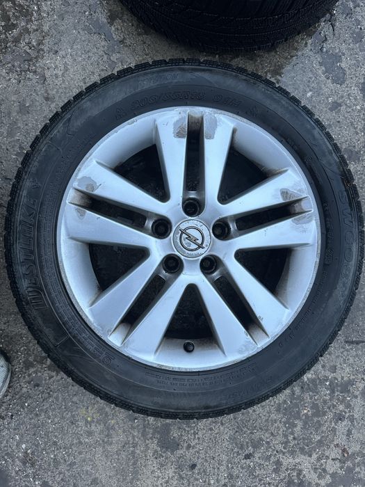 Opel Astra гуми с джанти