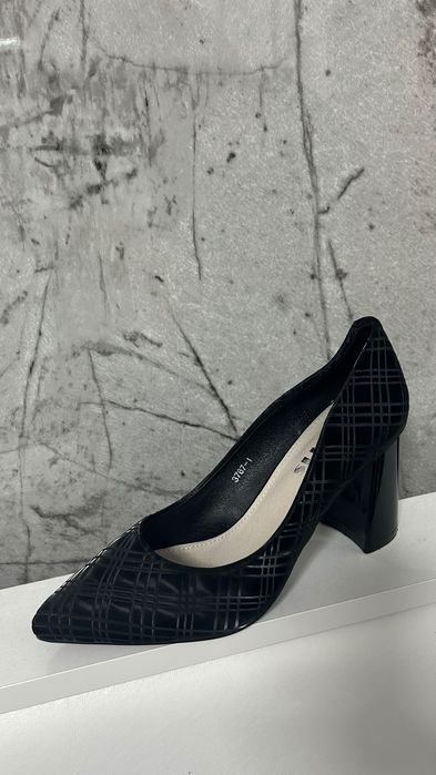 Дамски обувки с ток