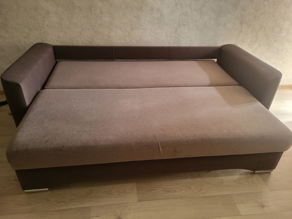 Продам диван в отличном состоянии. Euromebel.