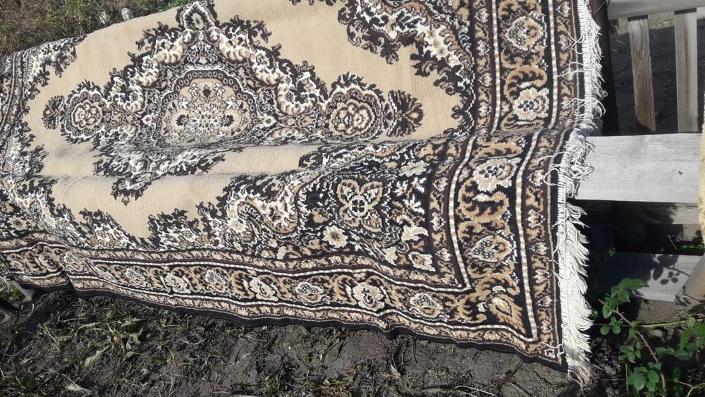 Продам ковры 2 шт