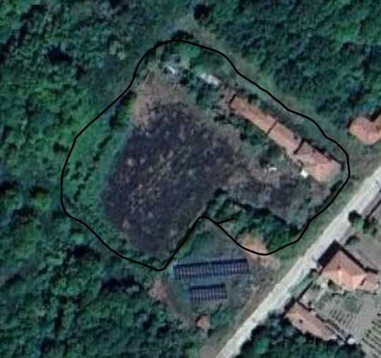 голяма къща с голям двор в с.Татари община Белене