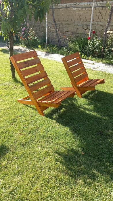 Стол шезлонг, Масив.