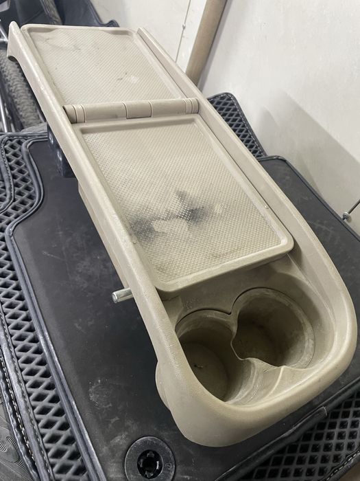 На  тоёта Хайлендер бар борода