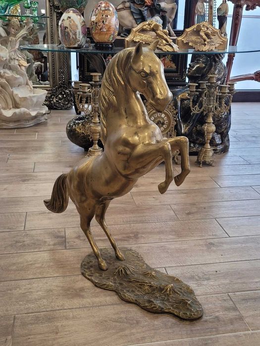 Statuetă- cal cabrat din alamă masivă,