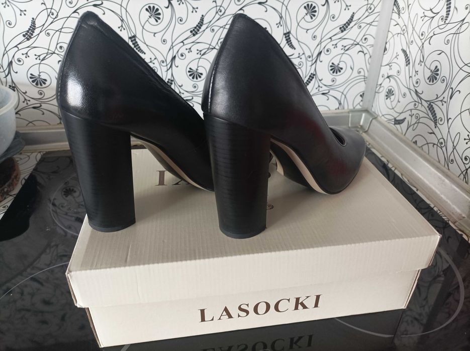 Официални дамски обувки