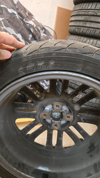 Оригинални джанти на Kia с гуми на yokohama