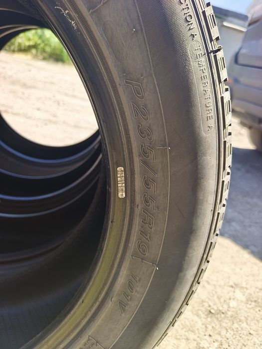 Продам комплект резины на 19