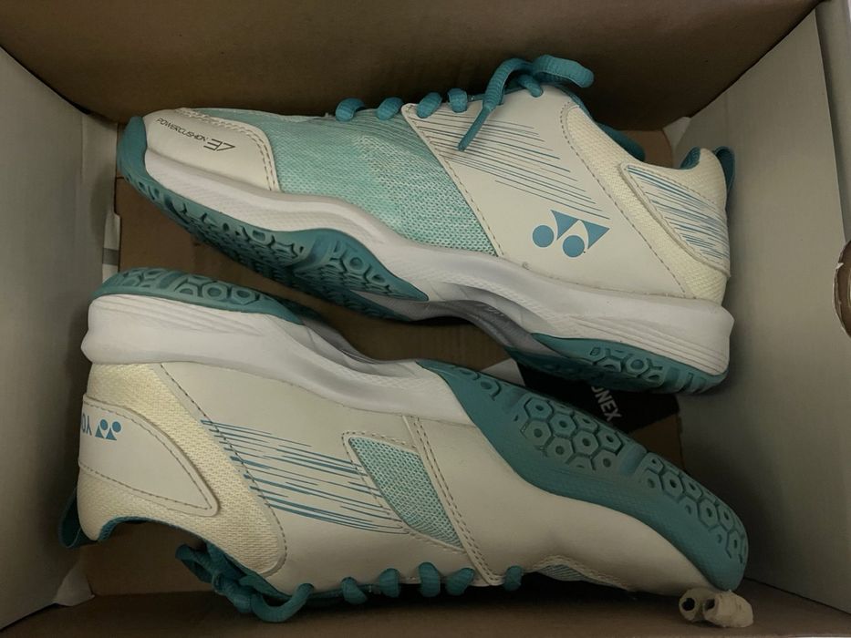 Yonex обувки за бадминтон 36 номер