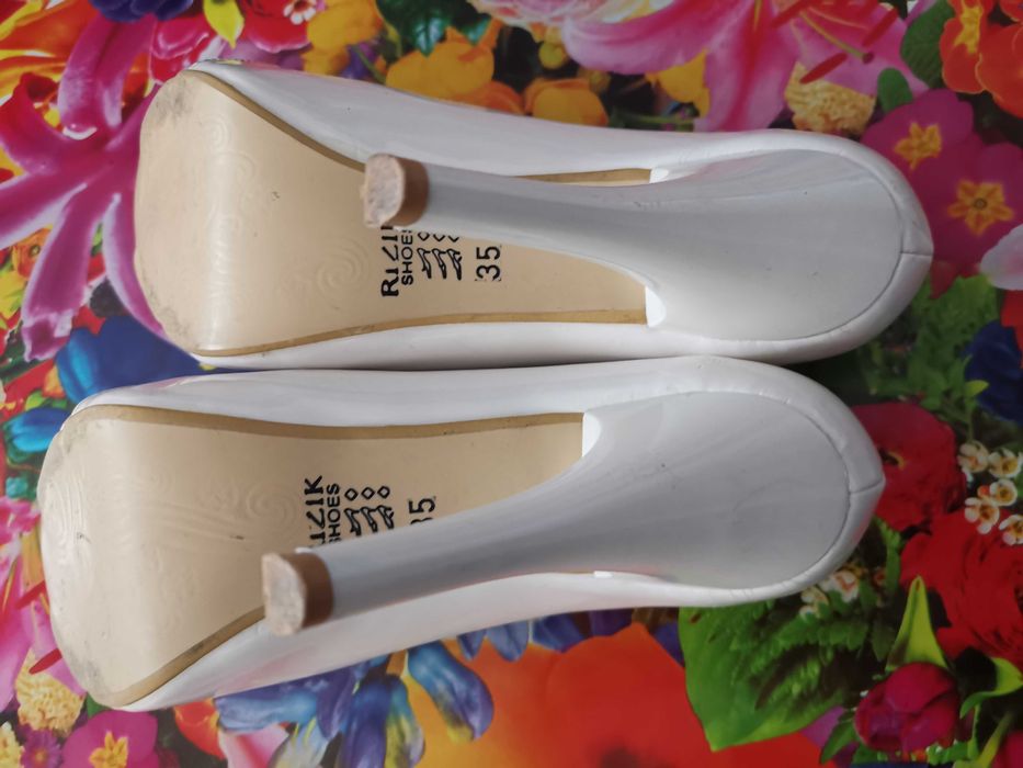 Нови запазени обувки