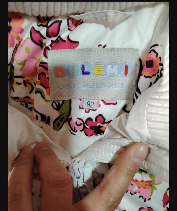 Красивая тёплая куртка для девочки!